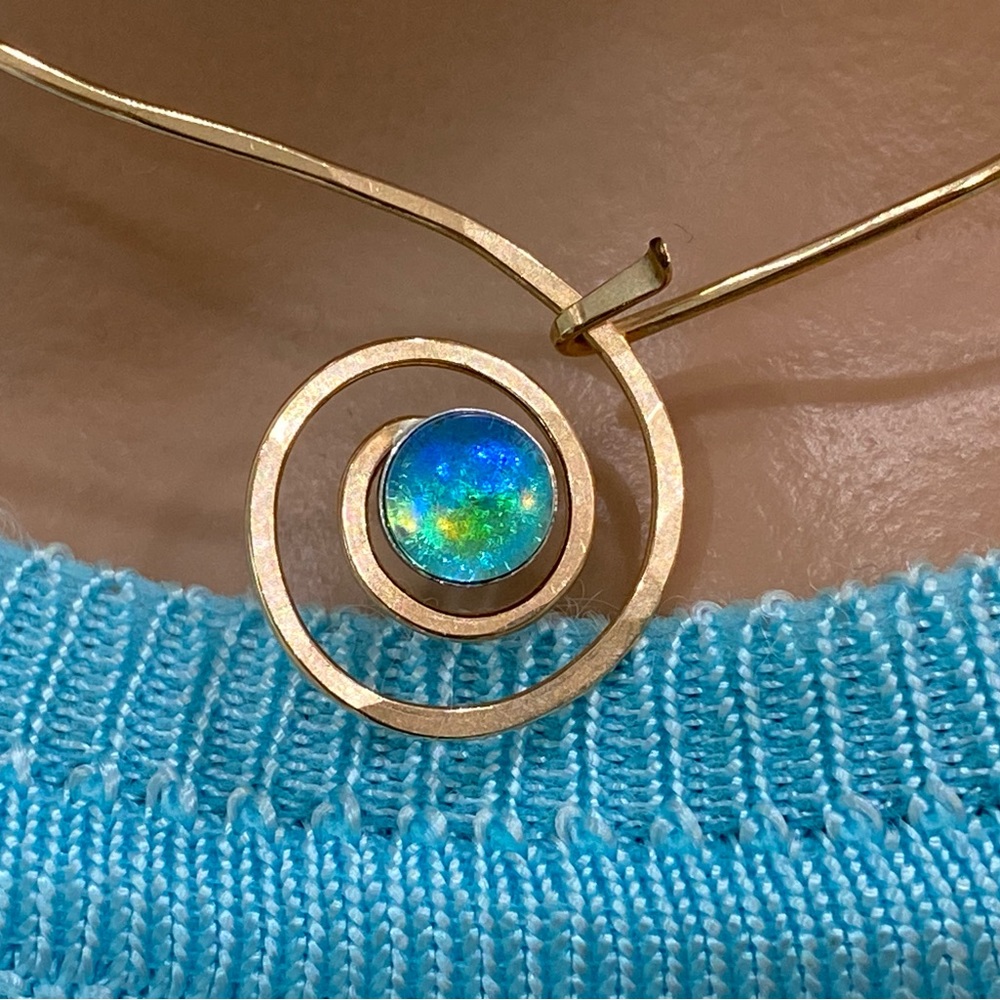 Handcrafted Goldtone Choker with Fiery Blue Crystal Stone, Gold Plated